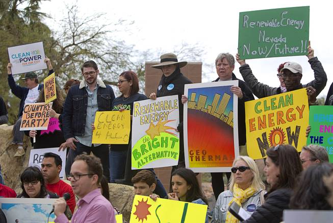 0220CleanEnergyRally03_t653